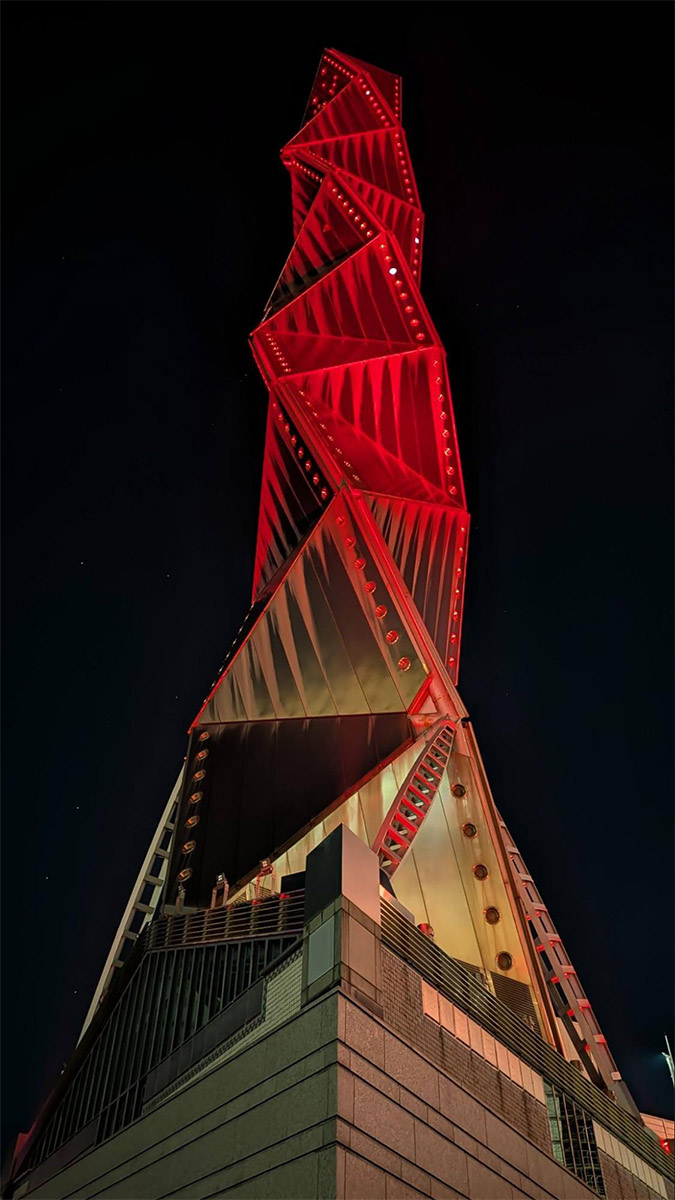 水戸の街中にそびえるシンボルタワー