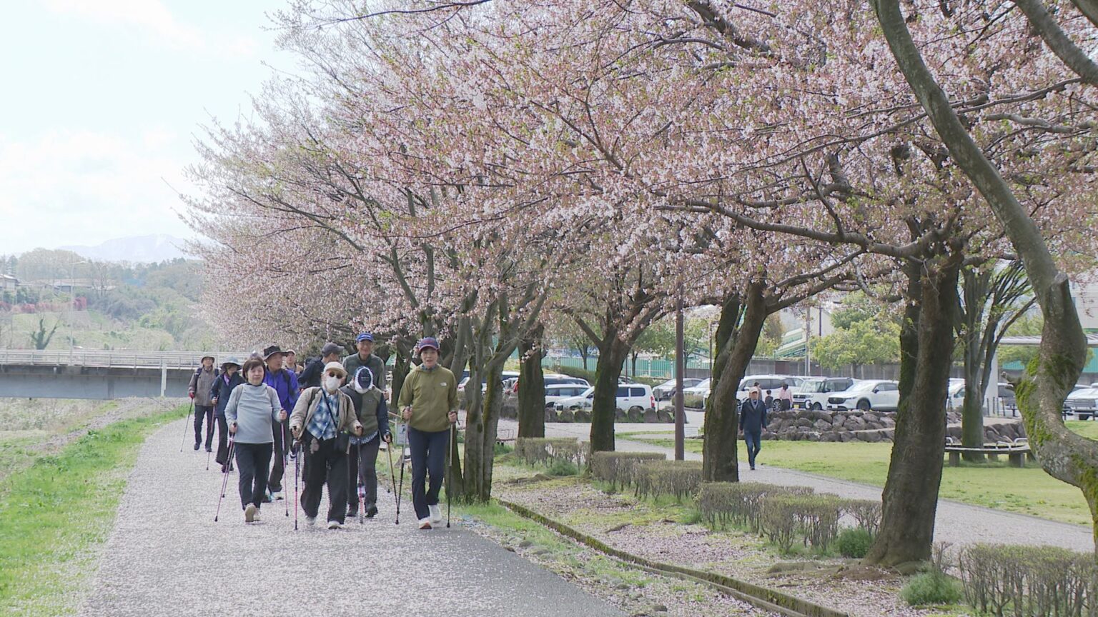 ポールウォーキング大会 転倒防止の運動にも 石川・金沢市（MRO北陸放送） - Yahoo!ニュース