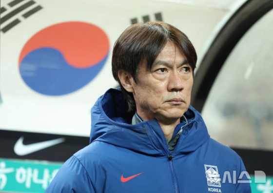 サッカー韓国代表の洪明甫（ホン·ミョンボ）監督。 /写真=ニューシス