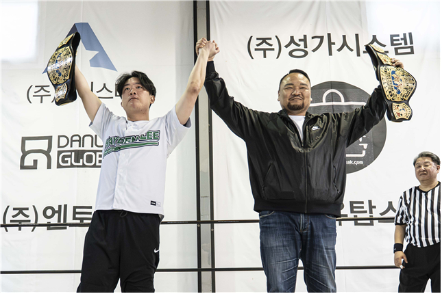 WWAとAKWが同じ釜の飯を食う。 /写真=大韓プロレス連盟提供