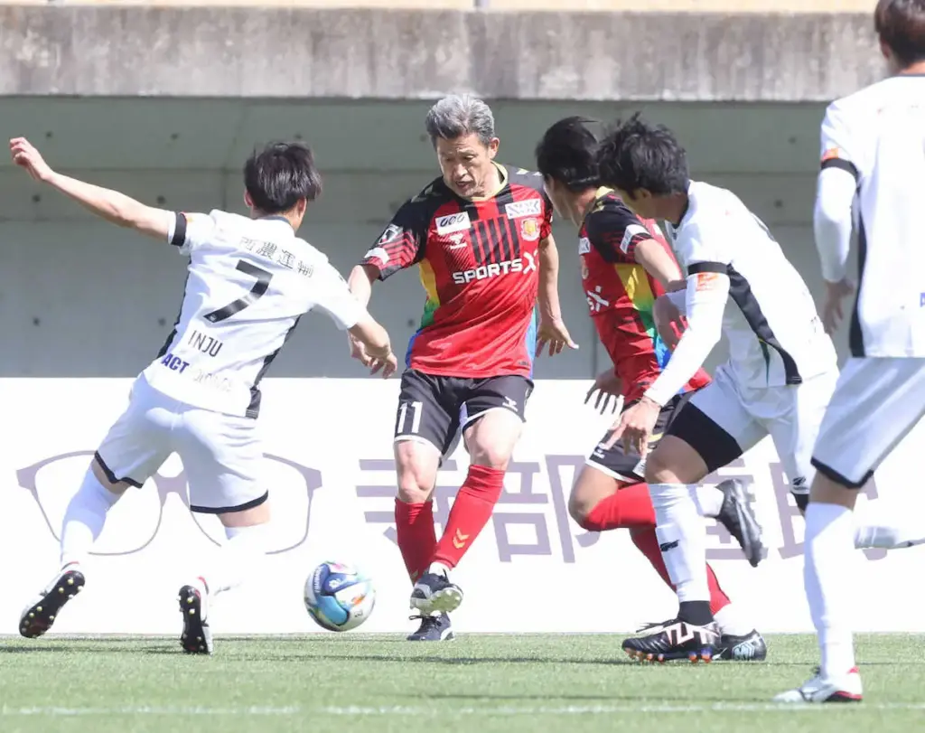 J3福島カズが岐阜戦でスタメン出場！　59歳1カ月24日　J最年長出場記録を更新　惜しいヘッドも！ - スポニチ Sponichi Annex サッカー