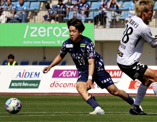 カットインで相手をかわす宮崎選手（徳島県鳴門市で）