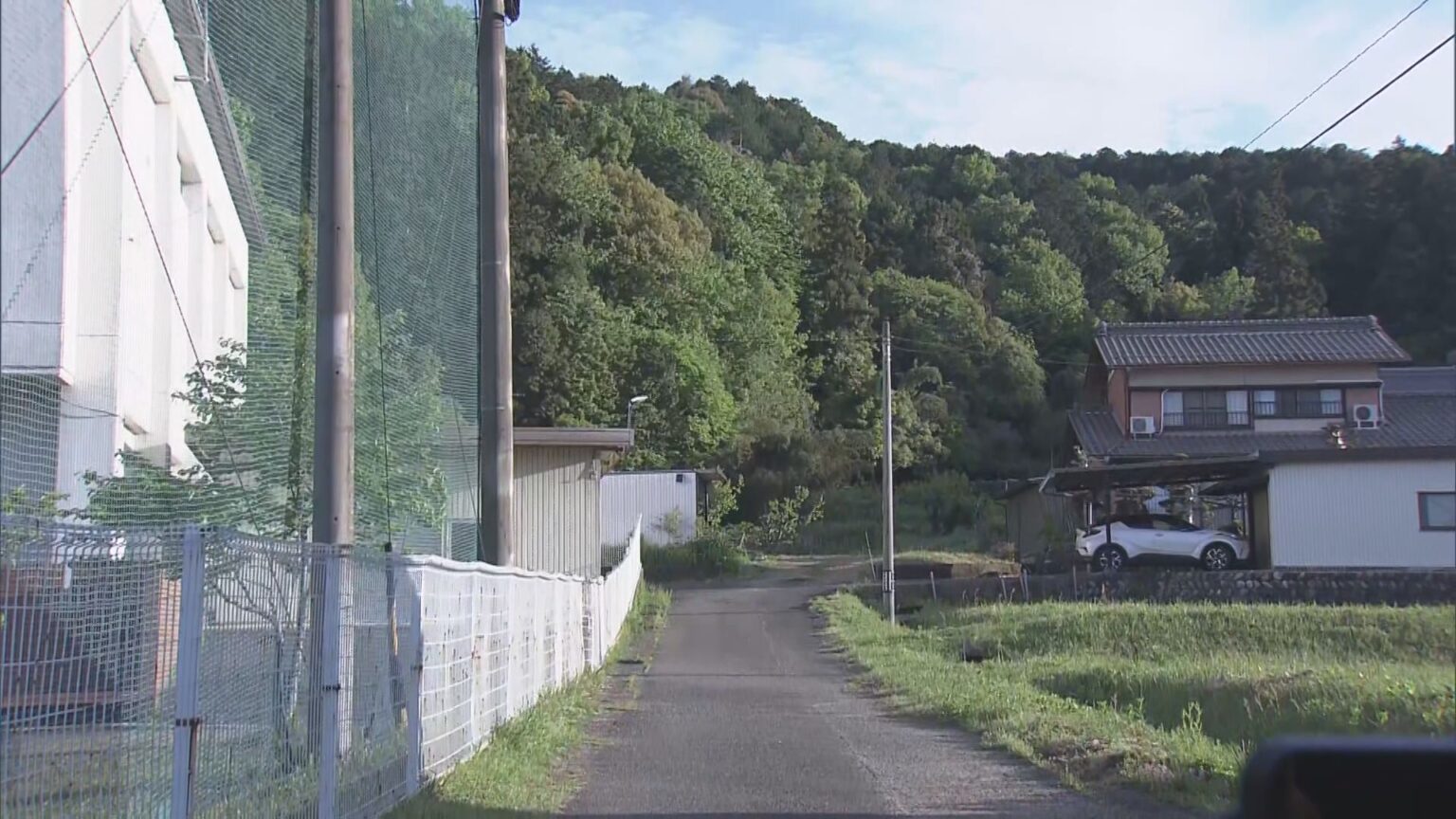 小学校近くでクマ目撃 保護者が付き添って登校 クマの体長は80センチほどか 岐阜・山県市（CBCテレビ） - Yahoo!ニュース