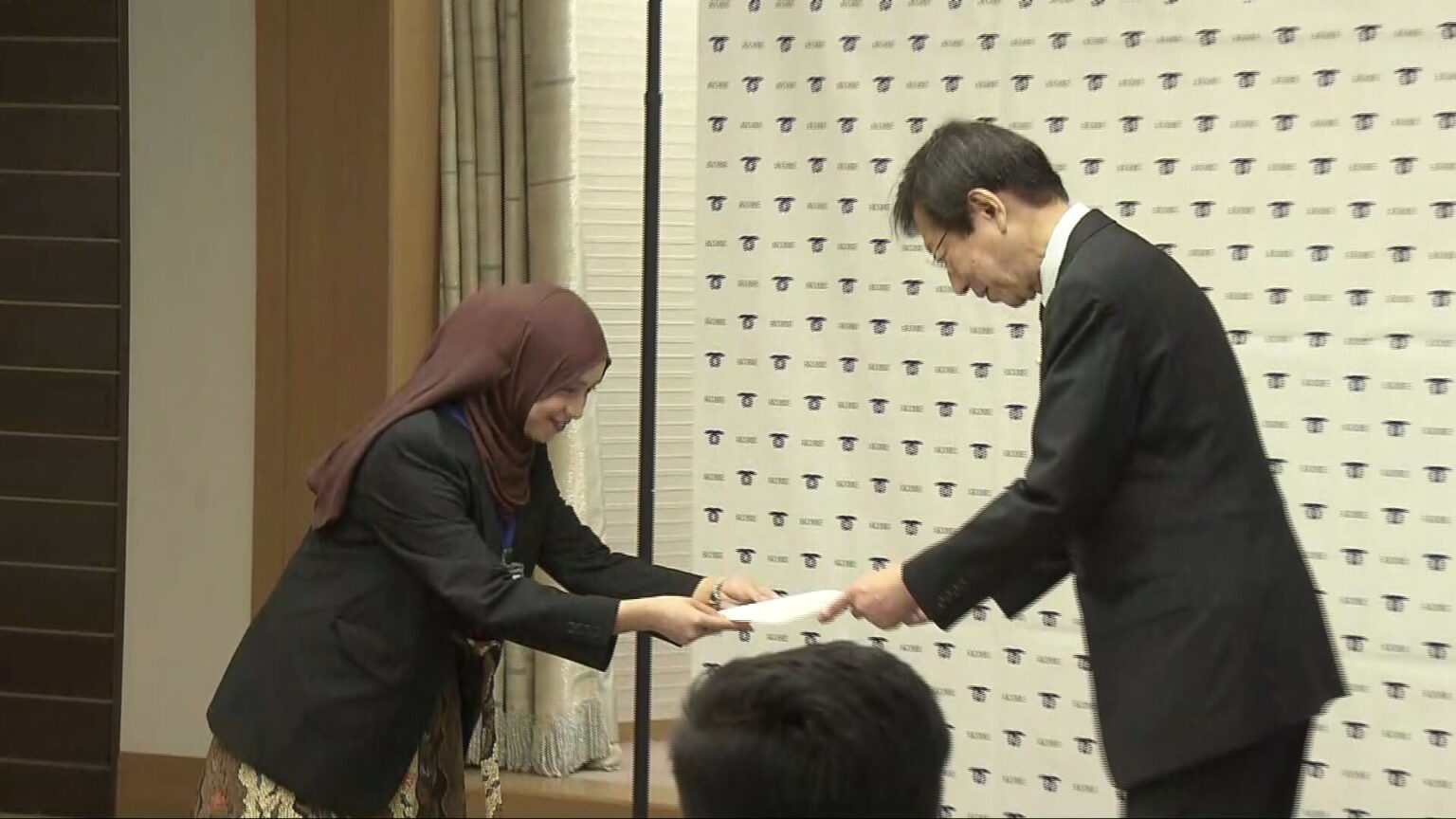 KOBE PRアンバサダー　外国人の視点で神戸の魅力を発信／兵庫県（サンテレビ） - Yahoo!ニュース