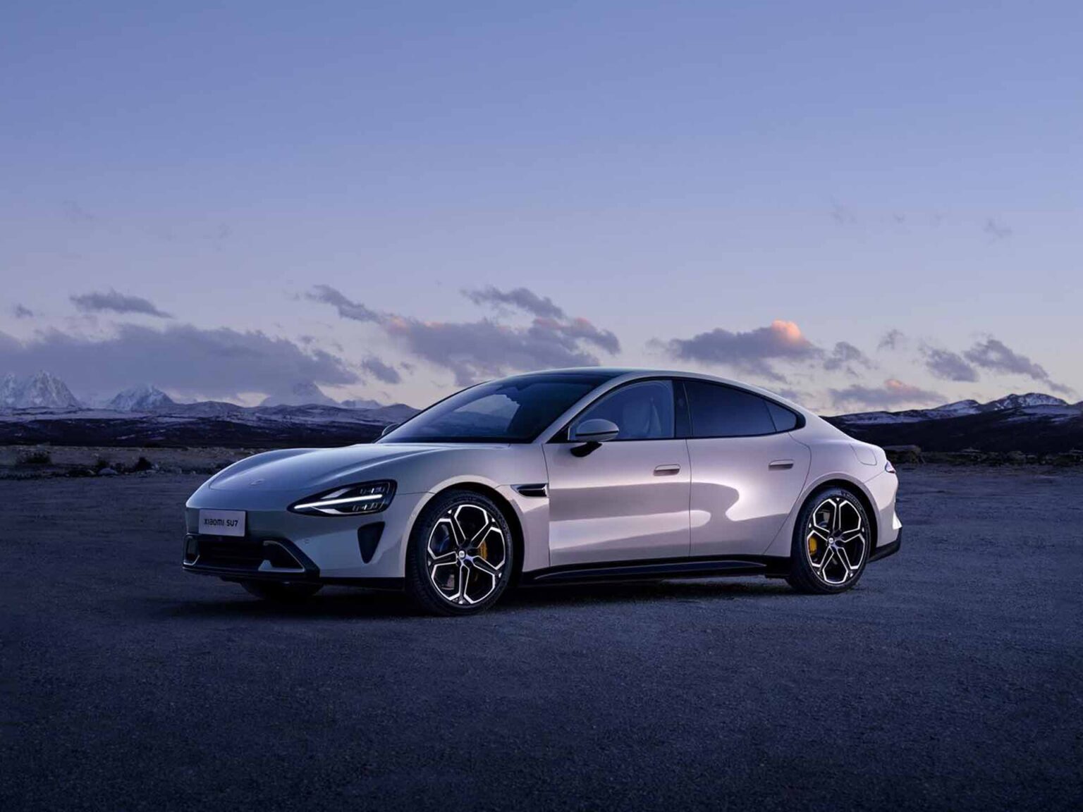 スペイン首相も試乗ーー中国シャオミEV、2027年欧州上陸へ