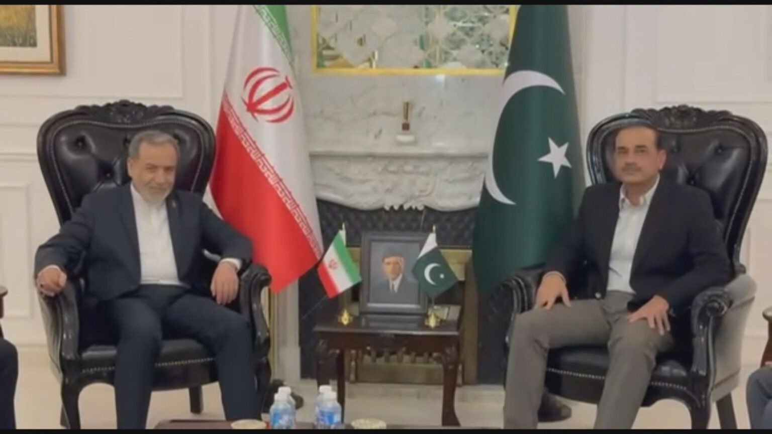 イラン外相  仲介国パキスタン首相と面会へ “重要なメッセージ”を伝達  現地メディア報道 米国と間接協議の可能性も（TBS NEWS DIG Powered by JNN）