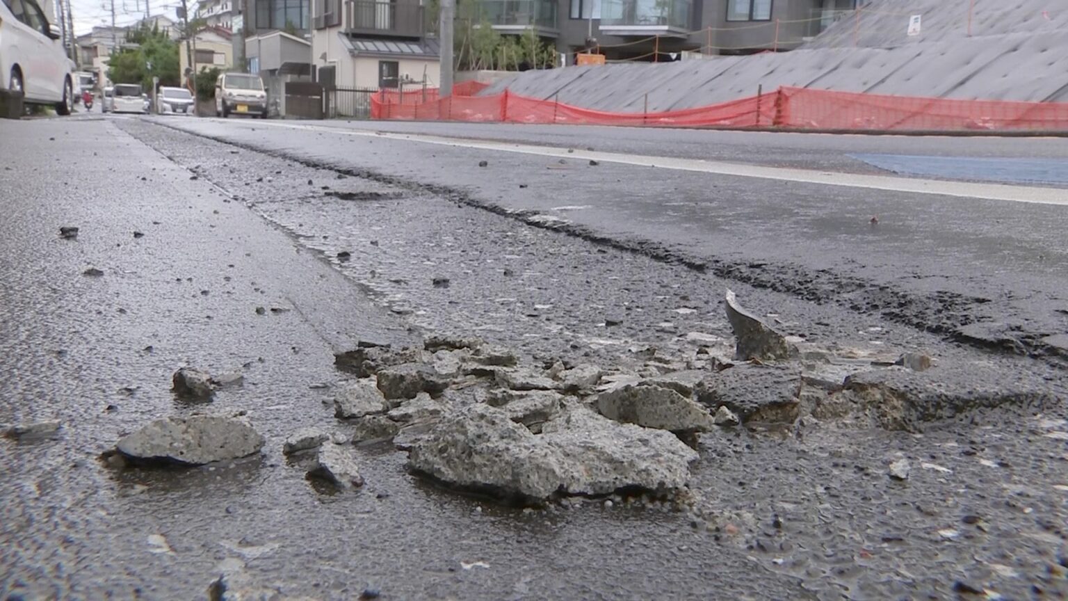 ワンボックスカーが道路標識に衝突 女性2人が標識の下敷き 2人は意識不明の重体 神奈川・横須賀市 神奈川県警（TBS NEWS DIG Powered by JNN）