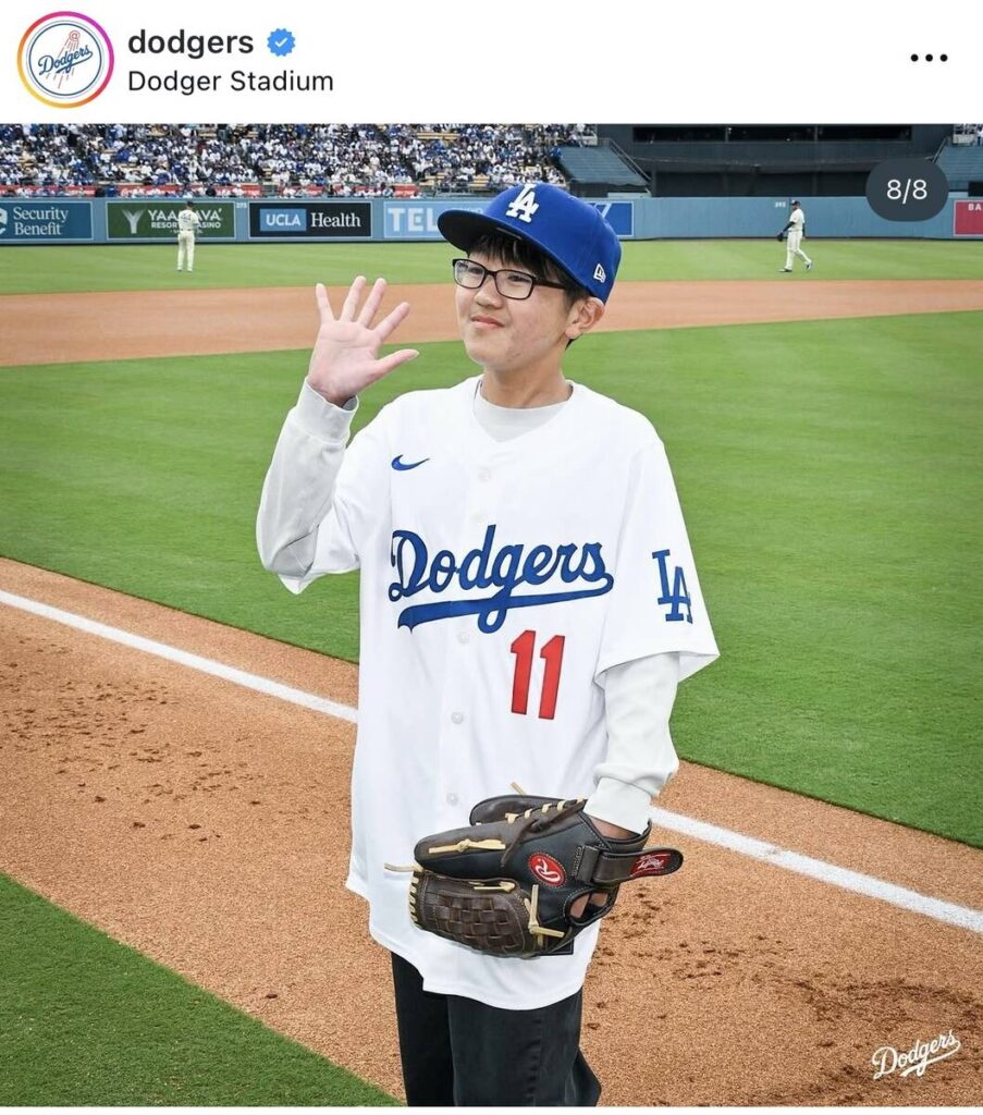 ドジャース・佐々木朗希が始球式のために招待した宇都宮幹汰さん　ドジャースの公式インスタグラム（＠ｄｏｄｇｅｒｓ）より