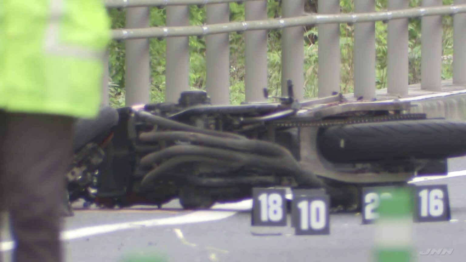 現場で何が？　シカと衝突のバイク男性が後続車にひき逃げされ死亡　目撃者も別のシカと衝突　61歳女を逮捕　群馬・渋川市（TBS NEWS DIG Powered by JNN）