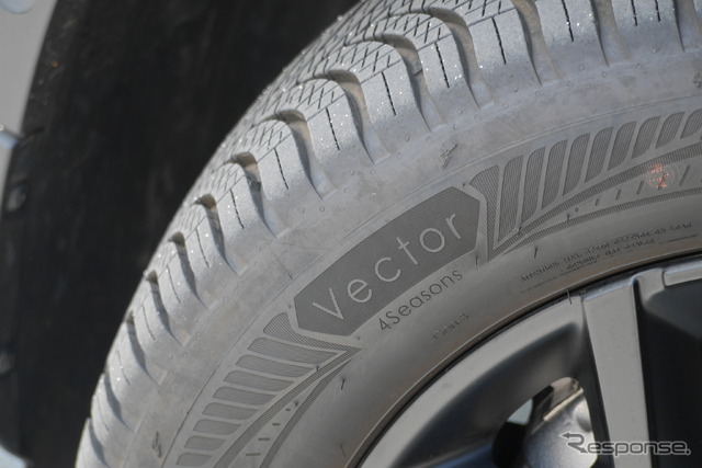 ジープ アベンジャー 4xeハイブリッド