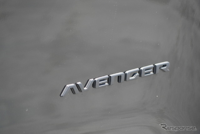 ジープ アベンジャー 4xeハイブリッド