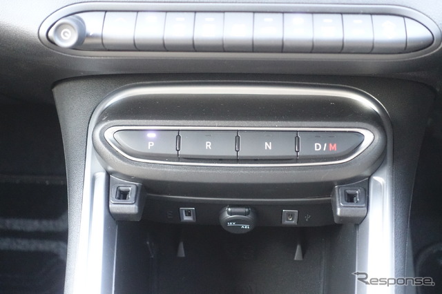 ジープ アベンジャー 4xeハイブリッド