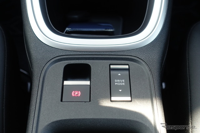 ジープ アベンジャー 4xeハイブリッド