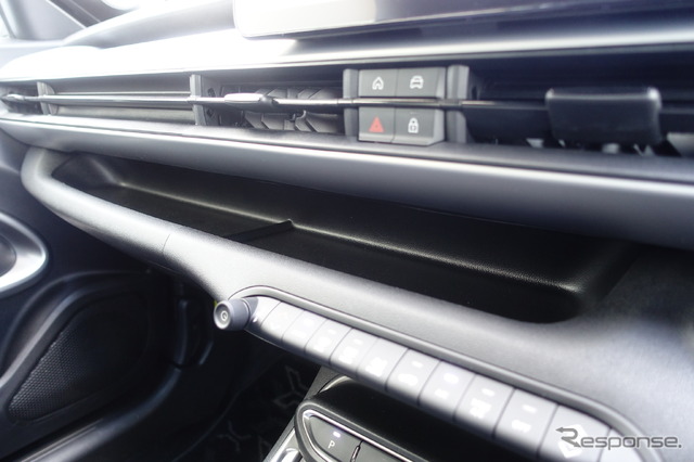 ジープ アベンジャー 4xeハイブリッド