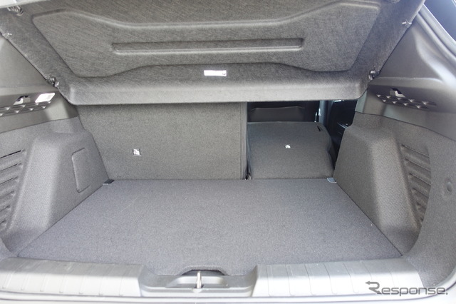 ジープ アベンジャー 4xeハイブリッド