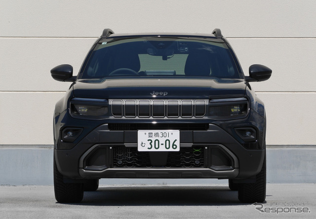 ジープ アベンジャー 4xeハイブリッド