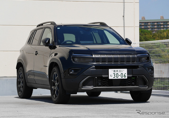 ジープ アベンジャー 4xeハイブリッド