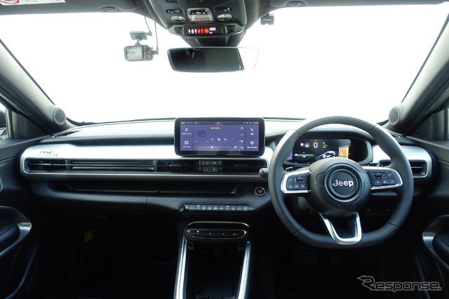 ジープ アベンジャー 4xeハイブリッド