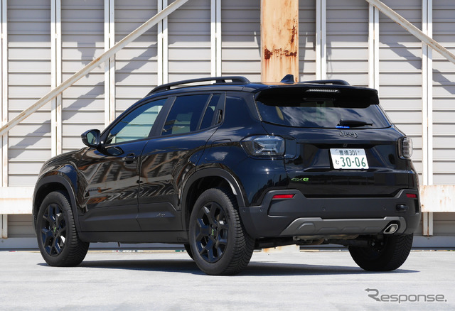 ジープ アベンジャー 4xeハイブリッド