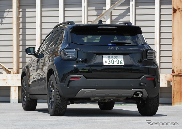 ジープ アベンジャー 4xeハイブリッド