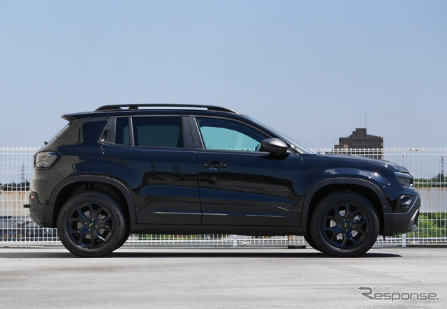 ジープ アベンジャー 4xeハイブリッド