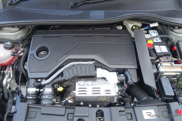 ジープ アベンジャー 4xeハイブリッド