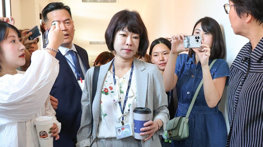 台湾CPTPP交渉官の死、顔慧欣氏の告発から浮上した加入交渉の深層と波紋 | 鍾秉哲（ショウ・ヘイテツ） | ニュース