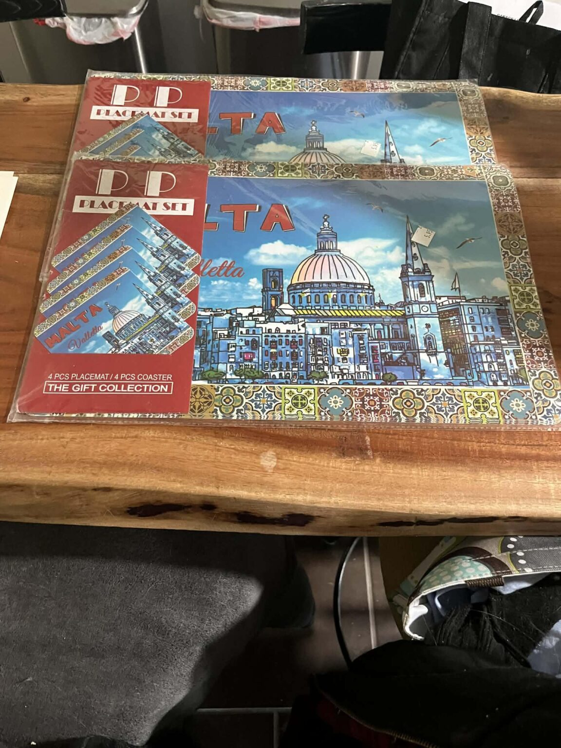 アメリカでこの無料のマルタのプレースマットが欲しい人はいますか?