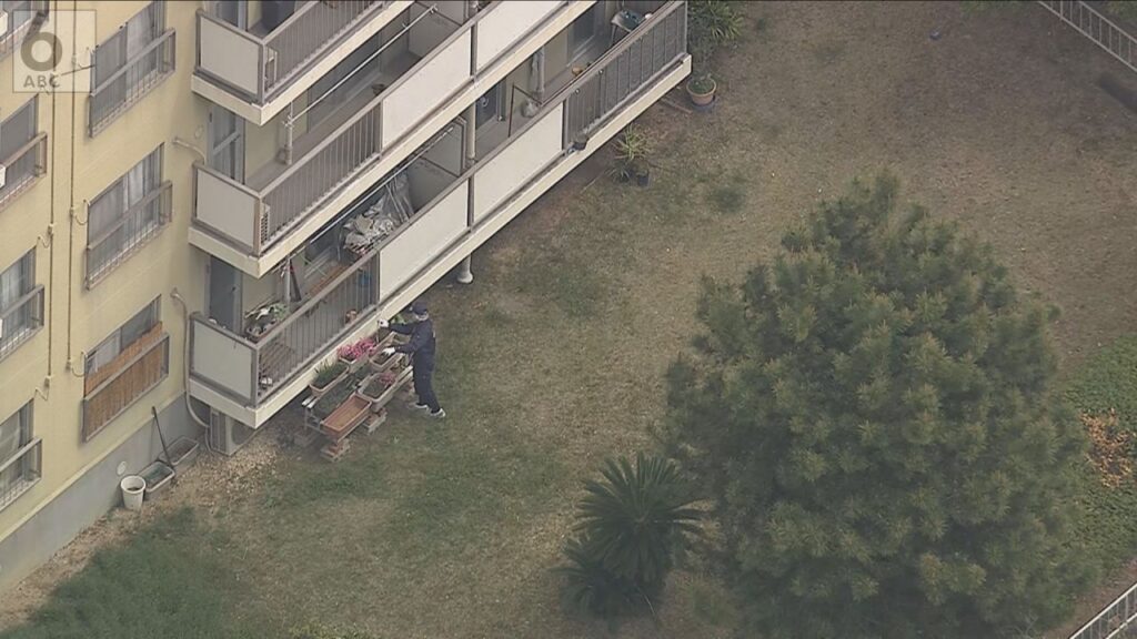 女性２人の遺体に複数の外傷　大阪・和泉の集合住宅で流血し倒れる２人発見　事件に巻き込まれた可能性　捜査本部設置へ