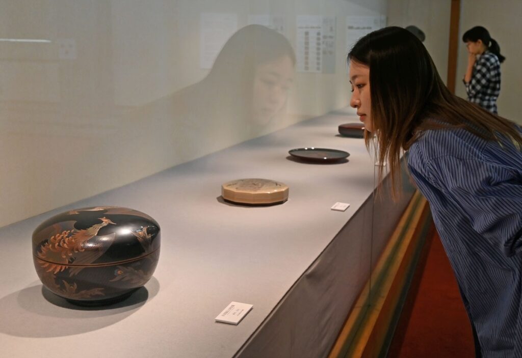 香川漆芸の３技法触れて　県漆芸研究所・来月１７日まで　人間国宝の作品中心 | ニュース | COOL KAGAWA