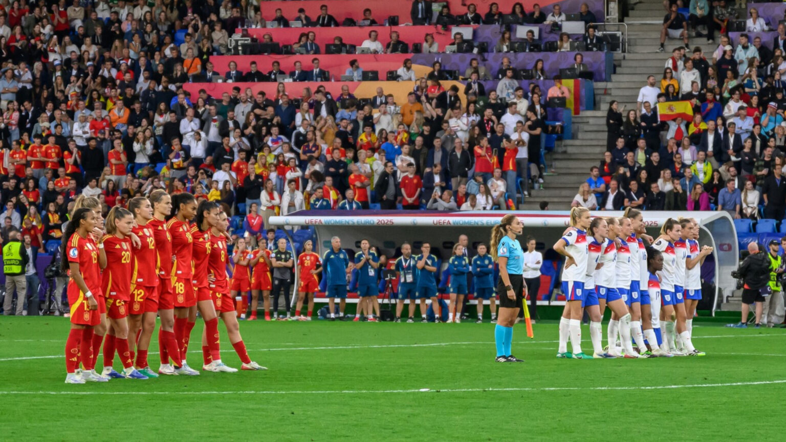 火曜日には女子ワールドカップ予選の試合が行われ、イングランド対スペインも含まれます - - Gamereactor