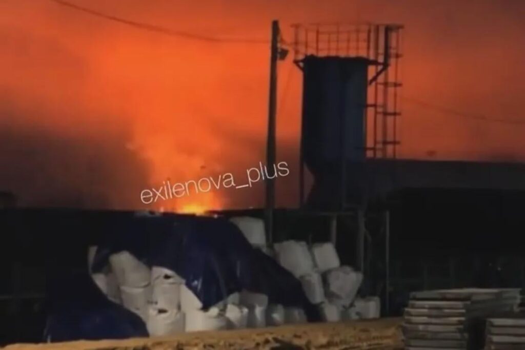 ロシアのバルト海の港は２日前に出荷を再開した。ウクライナが再び攻撃を加えた。