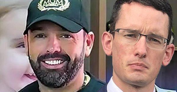 ダニエル・キナハン、イーノック・バークと同室と脅迫され、すべての容疑で有罪を認める