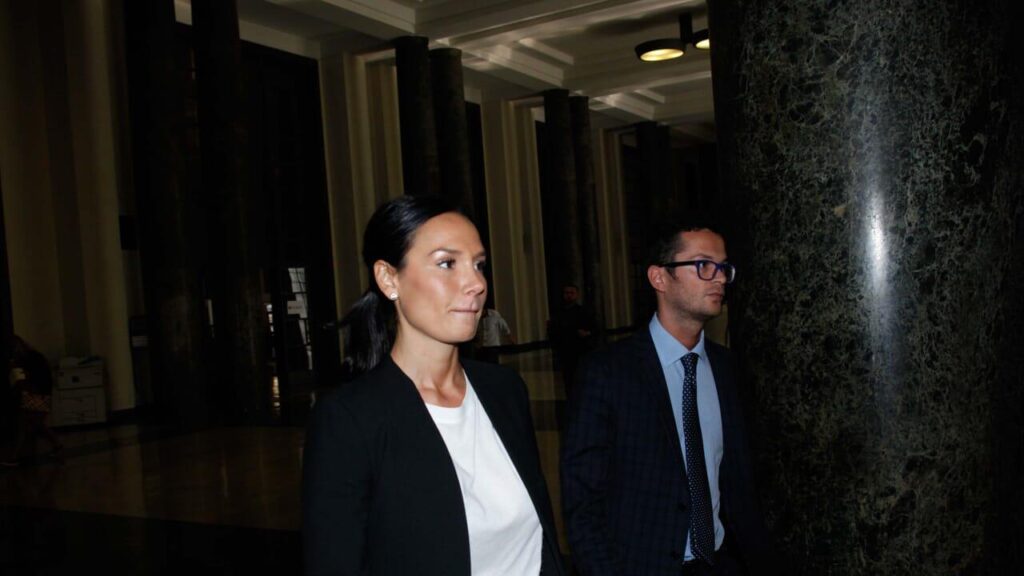 ニコール・ミネッティ、「人道的理由」でマッタレッラ大統領に恩赦