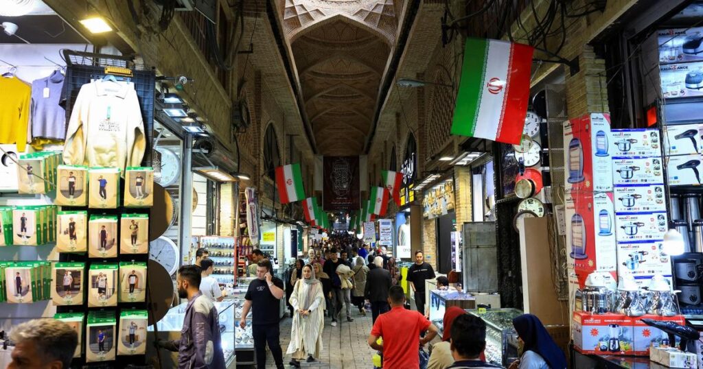 公開市場でドルが180万ドルを超え、イラン通貨が急落