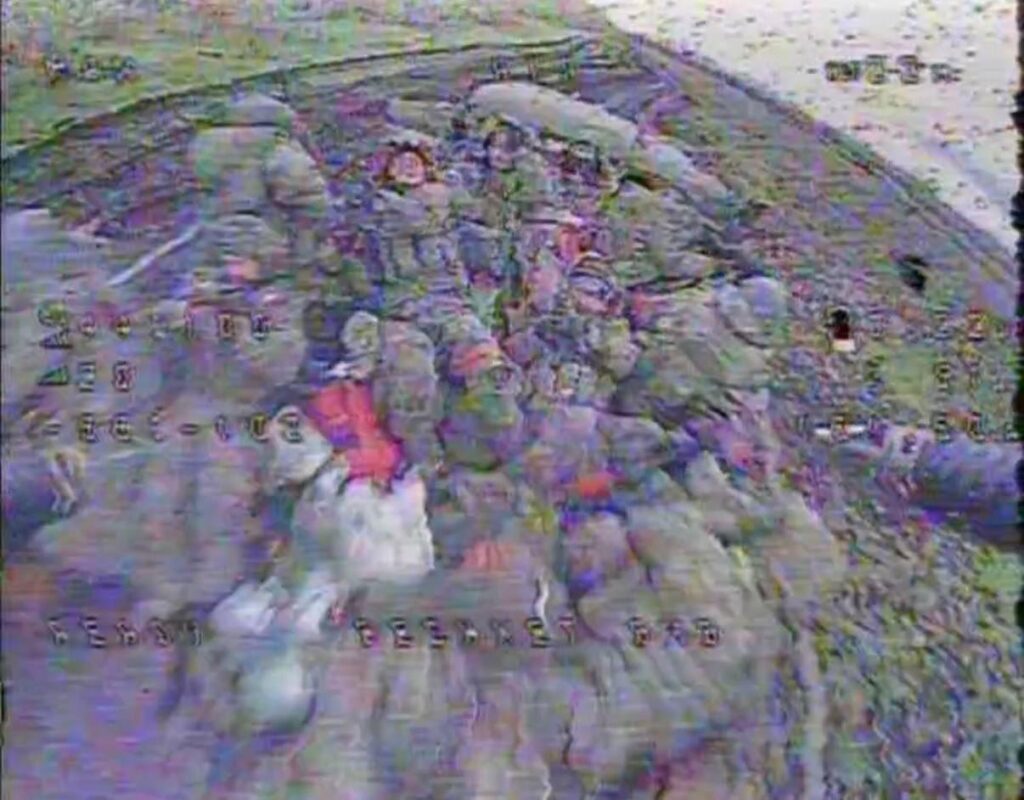 FPVドローンがロシア歩兵を満載したトラックを攻撃