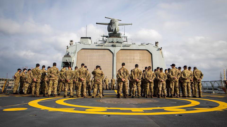 機密文書には「非常に憂慮すべき」傾向が記載されている：海軍は人員を流出させている