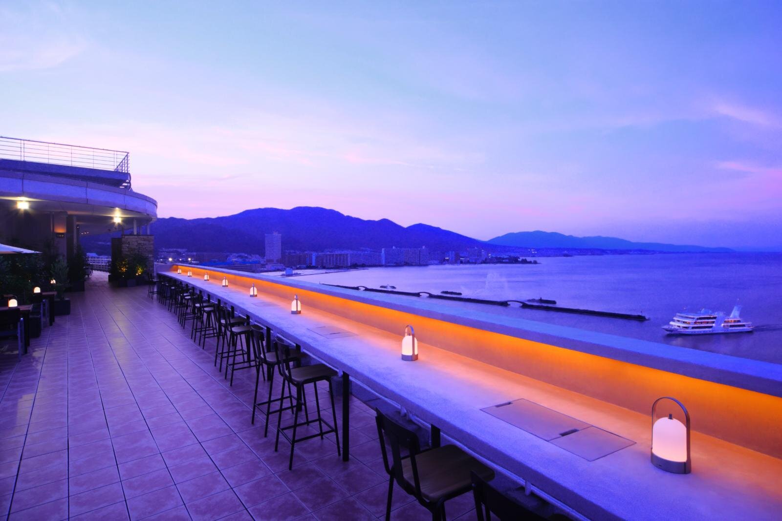 屋上ペアカウンター席