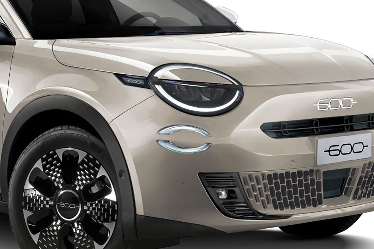 イタリアのカフェ文化を表現した人気モデル、再び。新色シートと特別外装がパワーアップ【フィアット600 ラ・プリマ・カフェラテ】