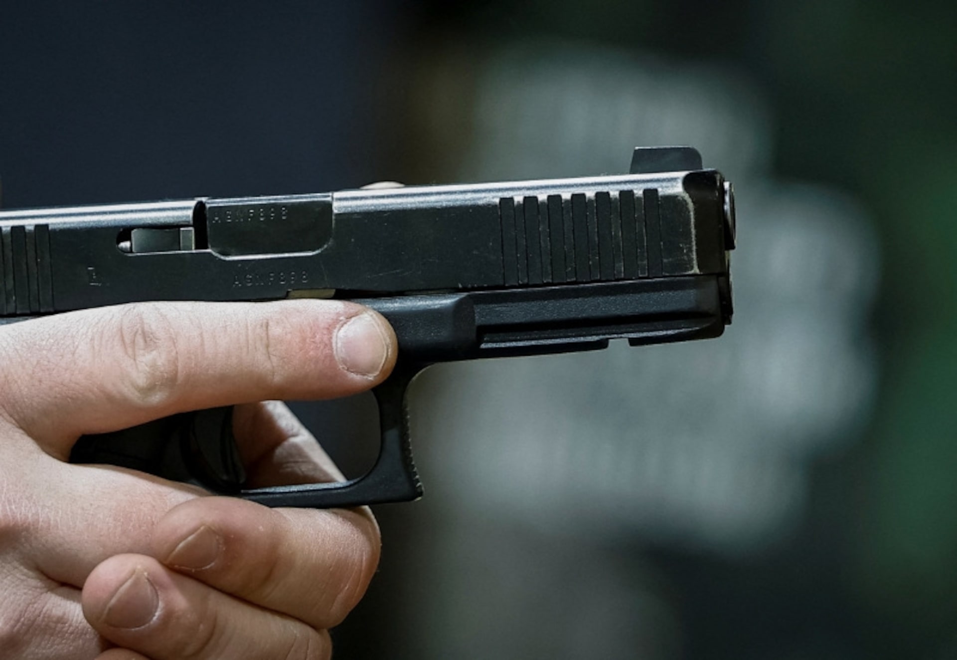 アングル：戦火のウクライナで銃規制緩和論、乱射事件受け