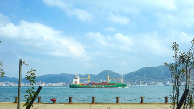 ただのオーシャンビューじゃない。「海峡ステイ」の魅力とは?関門海峡で見つけた、新しい滞在 | TABIZINE~人生に旅心を~ ただのオーシャンビューじゃない。「海峡ステイ」の魅力とは?関門海峡で見つけた、新しい滞在 | TABIZINE~人生に旅心を~