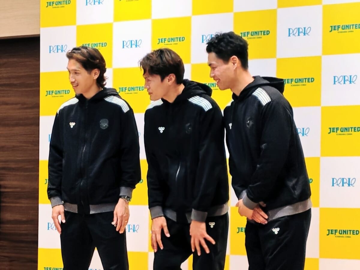 千葉県千葉市・ペリエ千葉、2026年4月24日（金）～2026年5月10日（日）ジェフユナイテッド市原・千葉J1昇格記念第2弾「GW限定！ジェフ オリジナルステッカー プレゼントキャンペーン」（2026年4月19日のイベントの様子・呉屋大翔選手、津久井匠海選手、松村拓実選手）3