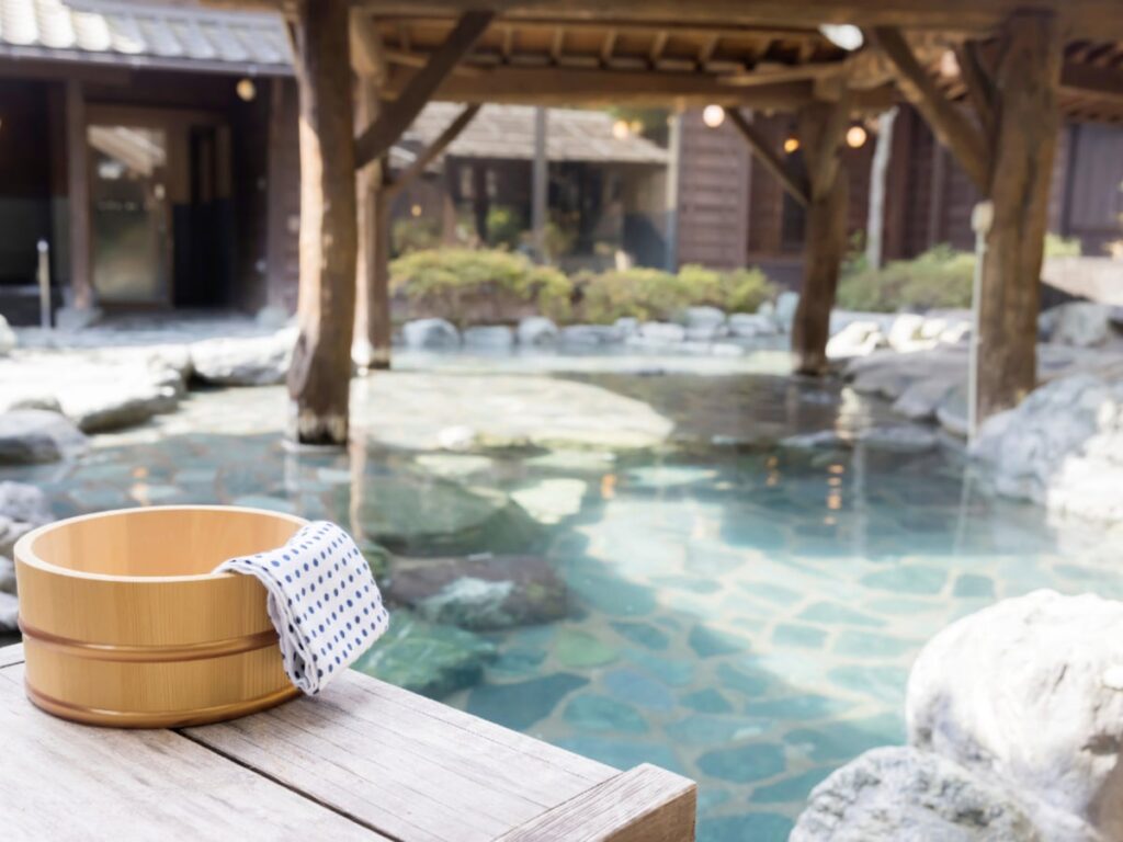 【群馬県の人気日帰り温泉】「高山温泉ふれあいプラザ」はヨーロッパの古城を思わせる外観が特徴的な施設。絶景の露天風呂と星空でリラックス - All About ニュース