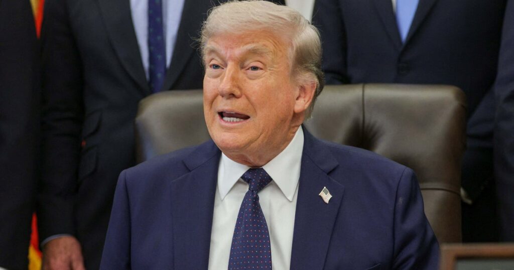 「他人のこと言えない」トランプ氏、やけに静かだと思ったら…⇨報道陣の前で見せた姿に批判「また？」「支持者は何も言わないの？」 | ハフポスト WORLD