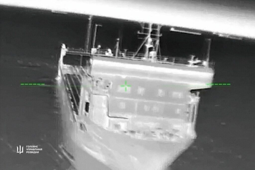 ウクライナ、占領下のクリミアでロシア軍に物資を供給するケルチ海峡の最後のフェリーを航行不能にすると軍情報機関が発表