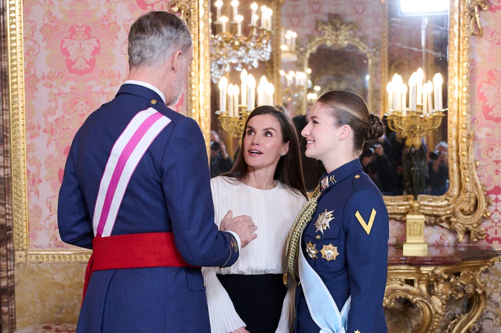 spanish royals celebrate new year's military parade 2026