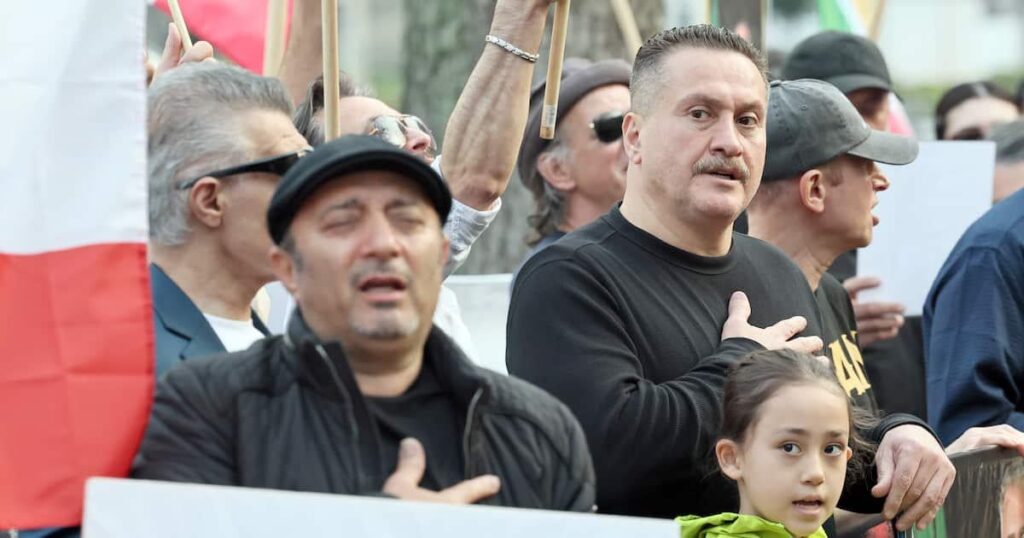 「今の政府が無くならない限り、戦争続いていい」自由求める在日イラン人集会…複雑な思い