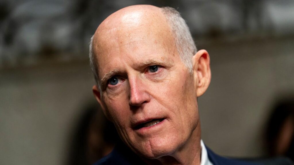 上院共和党議員、トランプ氏のボールルームでの推進について「我々には39兆ドルの借金がある」