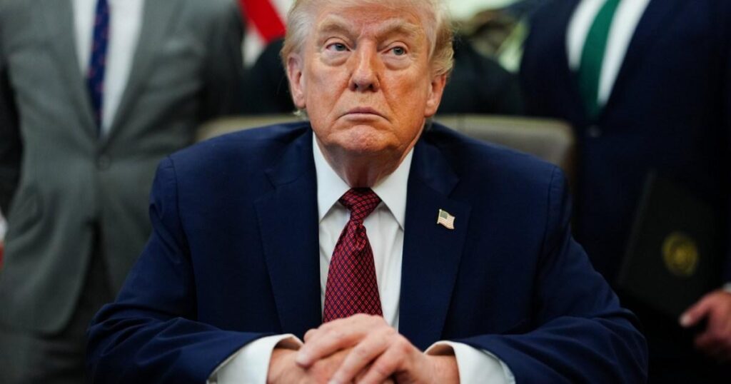 英国はトランプ氏の主張を否定 ホルムズ海峡で英国艦船が衝突