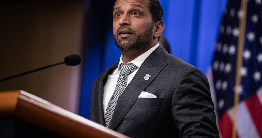 民主党、カシュ・パテル氏にアルコール障害検査を受けるよう要請